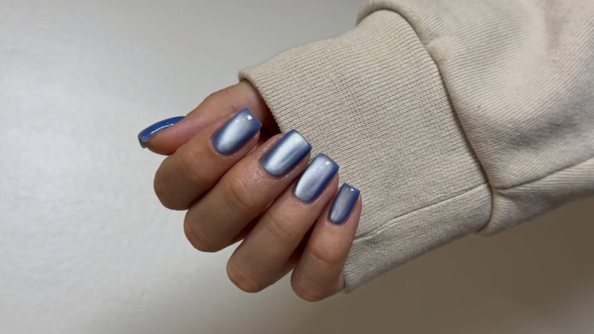 15 Dazzling Cat Eye Nails Ideas That Sparkle From Every Angle